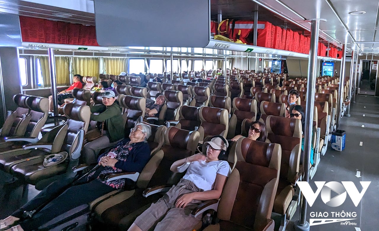 Xem lịch tàu và đặt vé tàu Phú Qúy